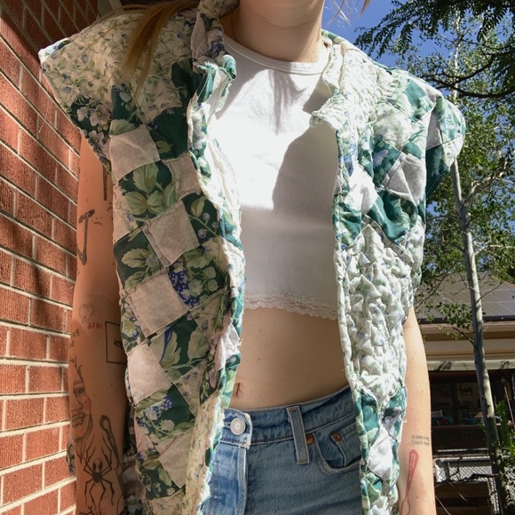 Unique Unisex Small Vintage Hand-Quilted Vest With Collar - Picture 7 of 8